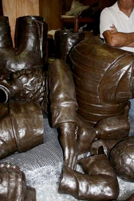 making of the statue